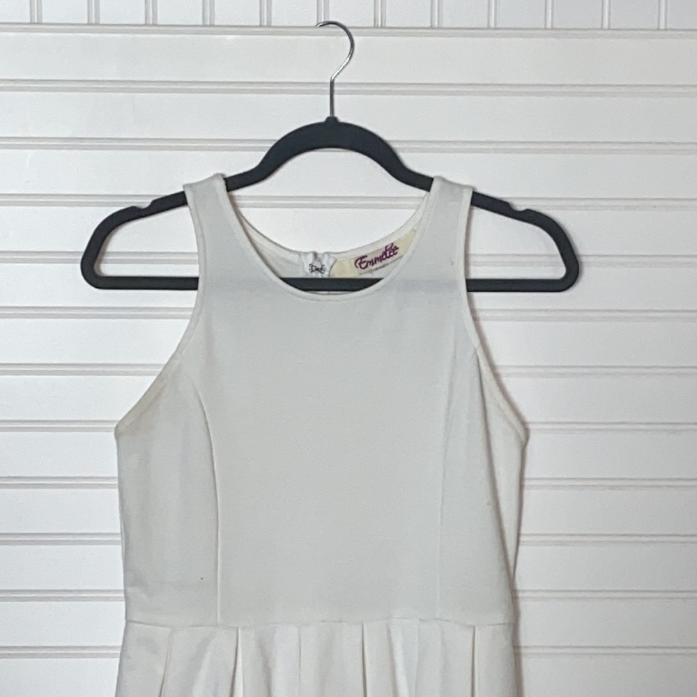 Emmelle Sleeveless White Summer Dress - Picture 2 of 6